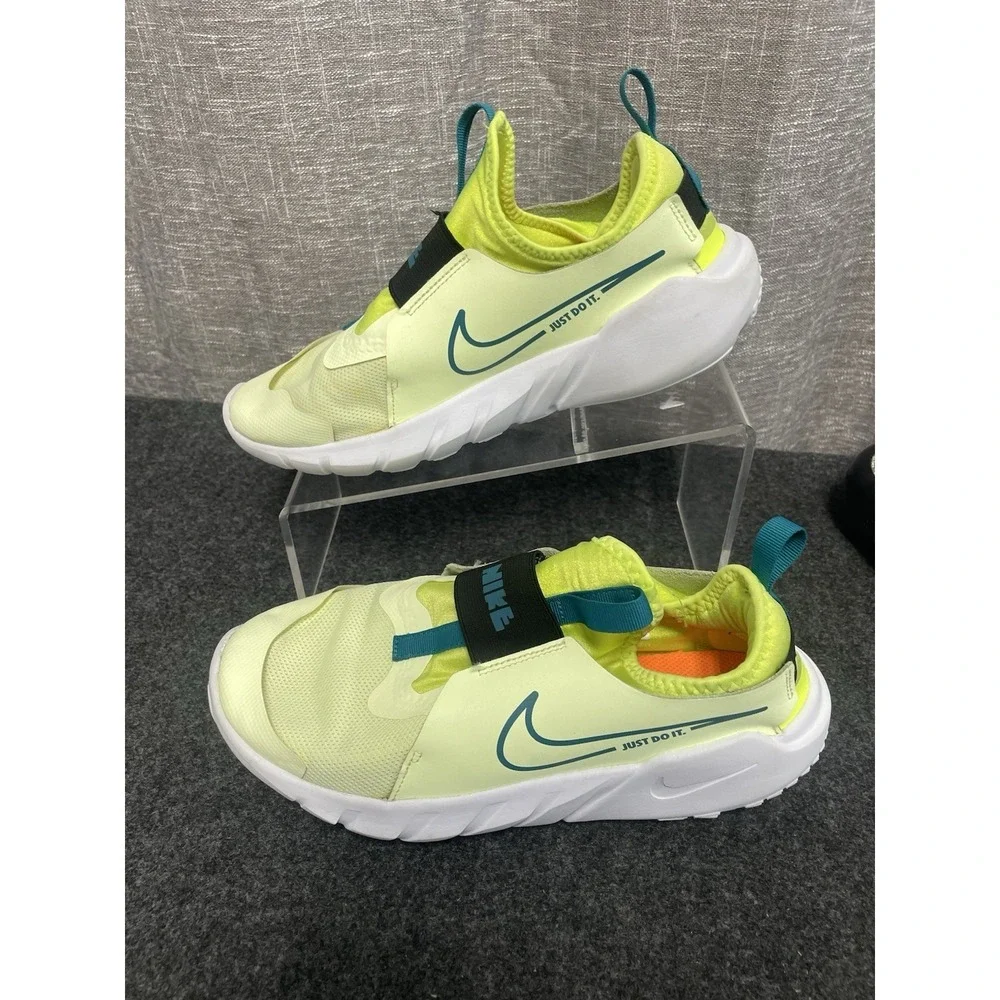 Nike Just do it  Womens Size 7Y Running Training Shoes Lime Green Gym Sneaker